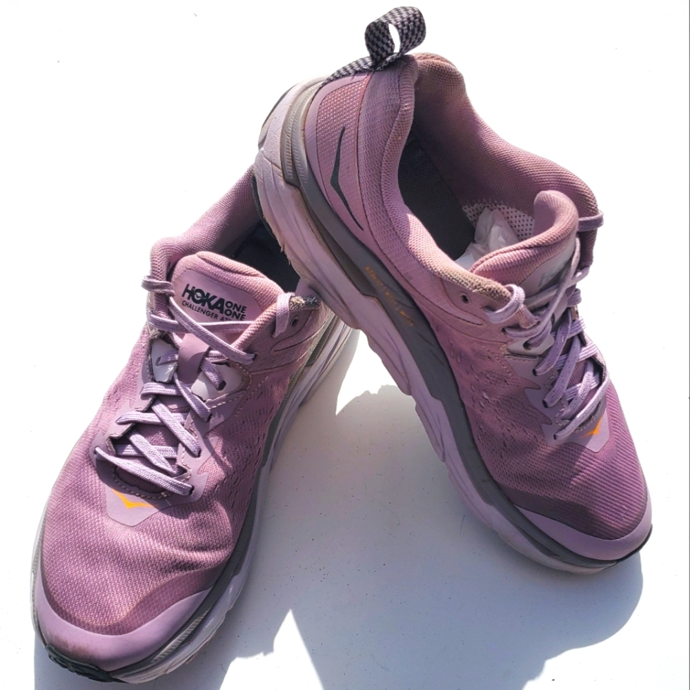 Hoka One One Women's challenger ATR 6 Running Shoes size 10 B